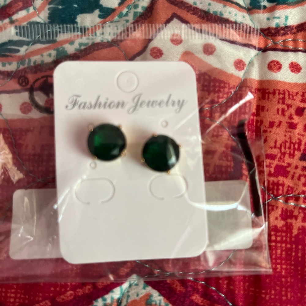 Elegant Green Stud Earrings